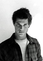 /album/taylor-lautner/a225d7cfe2-39331673-o2-jpg1/